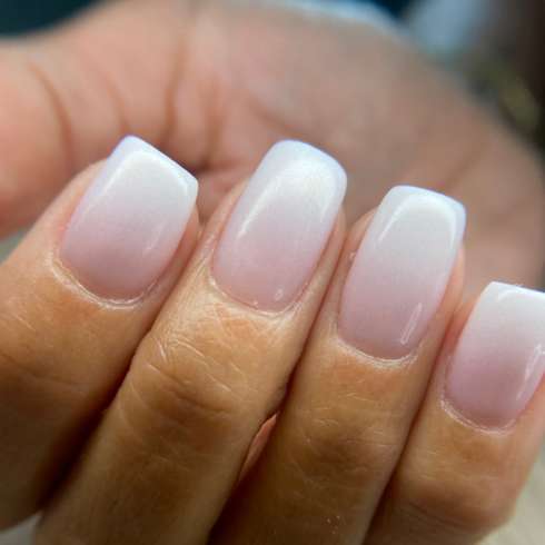 Soin bien-être Pose de gel en Extension d'ongles